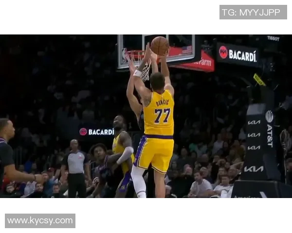 湖人对决热火2020年总决赛第一场精彩直播回顾与分析